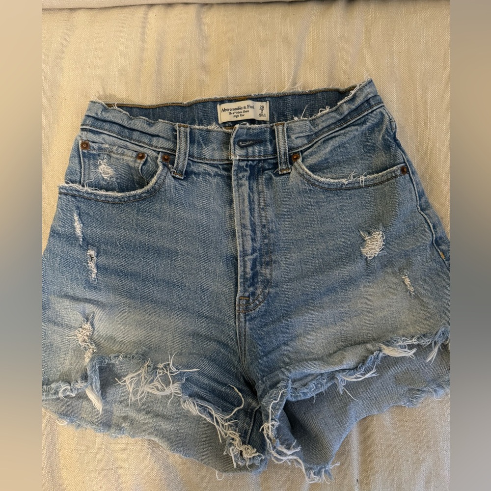 Abercrombie & Fitch (Curve-Love) shorts in great condition!